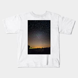 Perseid meteor trail 2015 (C026/0539) Kids T-Shirt